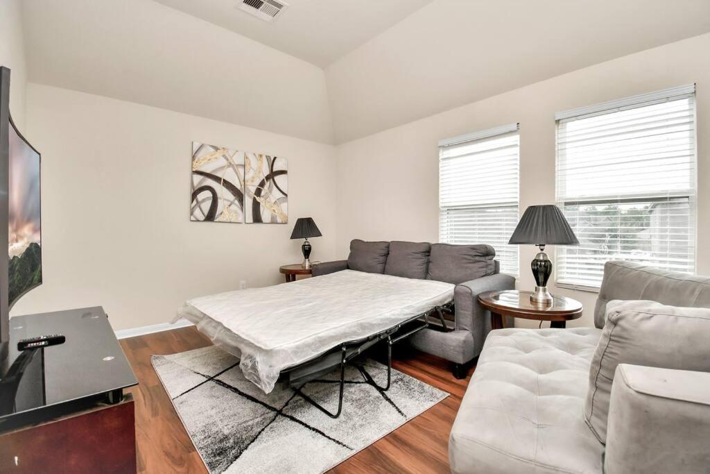 Family Friendly 4bdroom With Backyard