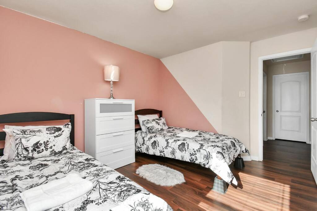 Hébergement de vacances Family Friendly 4bdroom With Backyard