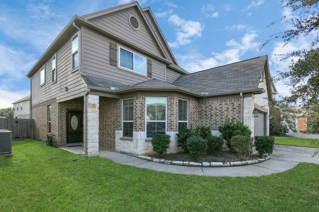 Family Friendly 4bdroom With Backyard * Houston
