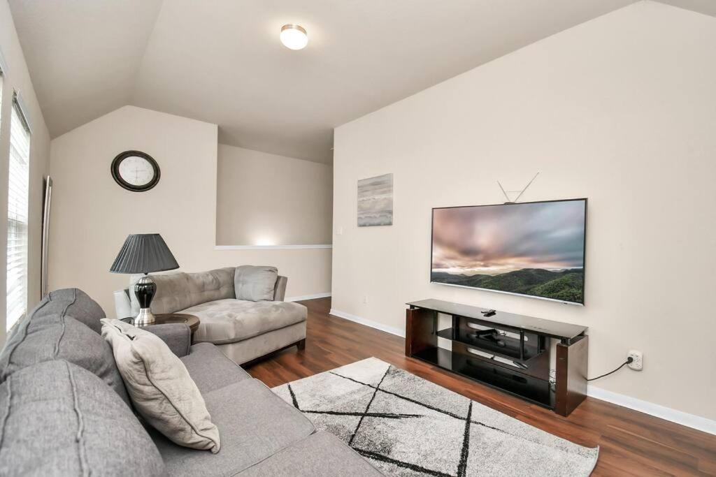 Hébergement de vacances Family Friendly 4bdroom With Backyard